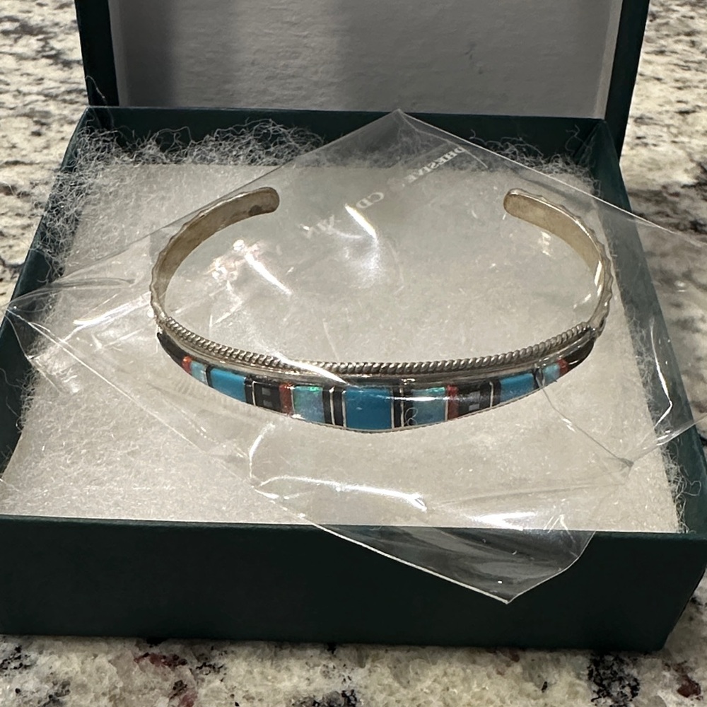 Elegant Turquoise and Silver Women's Bracelet